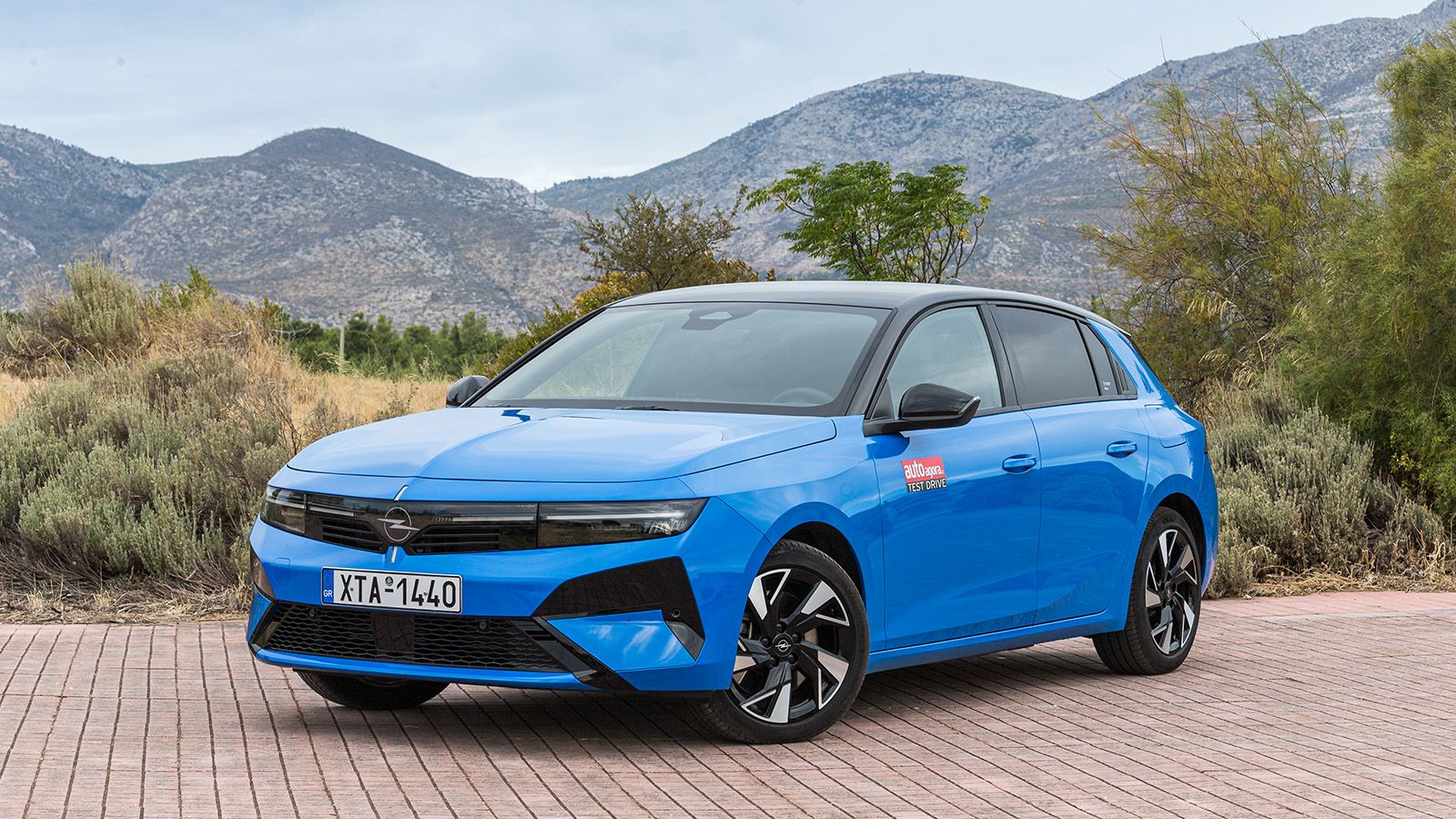 Το ανασχεδιασμένο Opel Vizor είναι λεπτότερο και ενσωματώνει το μόνιμα φωτιζόμενο έμβλημα Blitz.